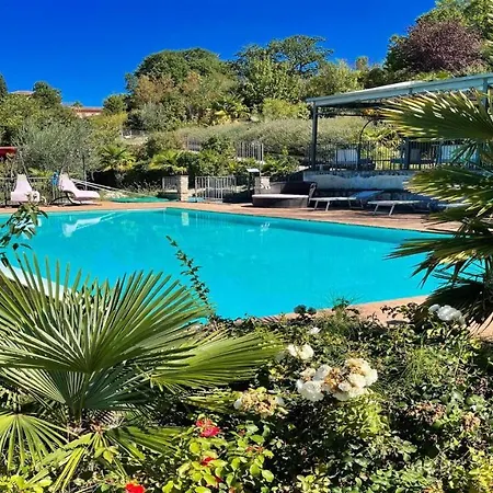 Spoleto-poolside-sleeps-20pool, Jacuzzi, Gardens -a True Fantasy *