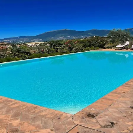 Vila Spoleto-poolside-sleeps-20pool, Jacuzzi, Gardens -a True Fantasy
