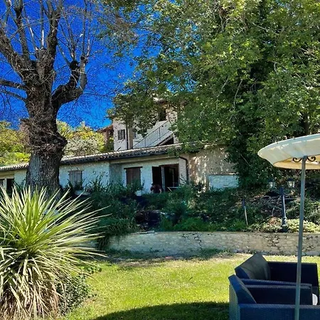 Spoleto-poolside-sleeps-20pool, Jacuzzi, Gardens -a True Fantasy Vila