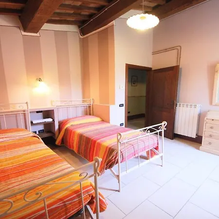 Spoleto-poolside-sleeps-20pool, Jacuzzi, Gardens -a True Fantasy Vila