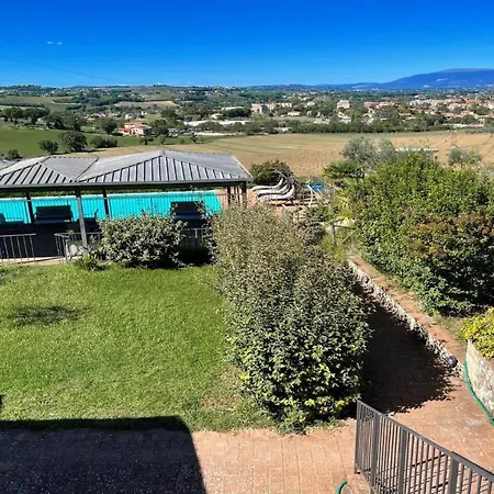 Spoleto-poolside-sleeps-20pool, Jacuzzi, Gardens -a True Fantasy Βίλα
