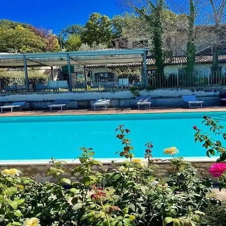 Vila Spoleto-poolside-sleeps-20pool, Jacuzzi, Gardens -a True Fantasy