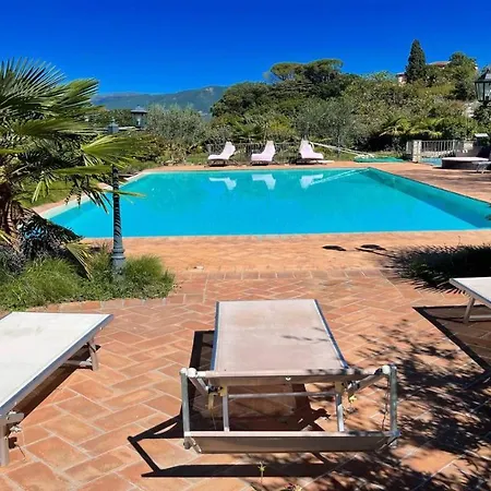 Βίλα Spoleto-poolside-sleeps-20pool, Jacuzzi, Gardens -a True Fantasy Σπολέτο