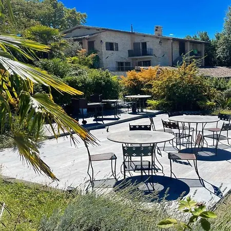 Spoleto-poolside-sleeps-20pool, Jacuzzi, Gardens -a True Fantasy Βίλα